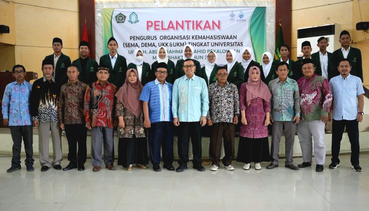 Rektor UIN Gus Dur Pekalongan Lantik Pengurus Ormawa