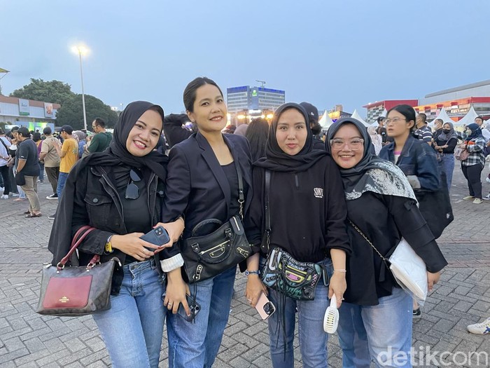 Demi Nonton Konser Sheila On 7, Sheila Gank Majalengka Rela Tempuh Jarak 200 an Km