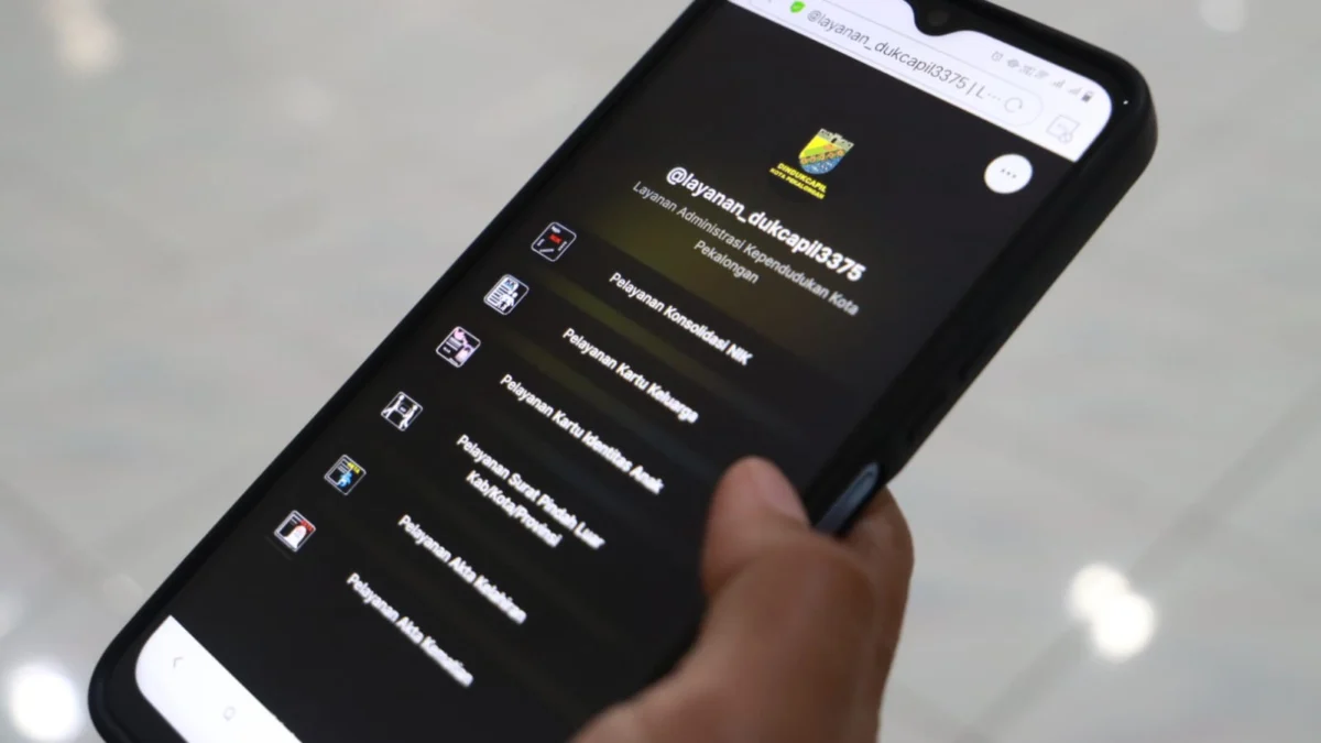 Bikin KK dan Akte Kelahiran di Kota Pekalongan Sekarang Cukup Lewat Smartphone, Begini Caranya!