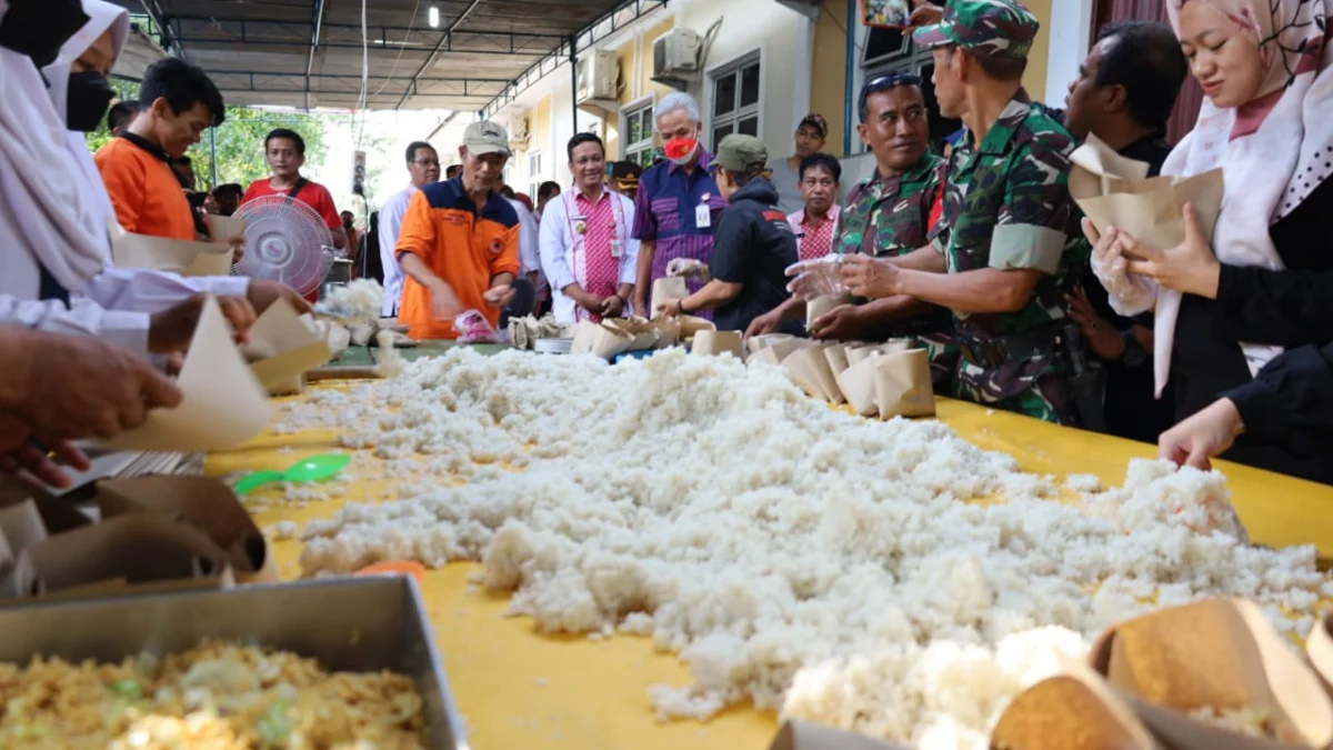 Operasional 24 Jam dan Sekali Proses Masak Sekitar 1500-2000an Bungkus Nasi Ditambah Lauk Pauk