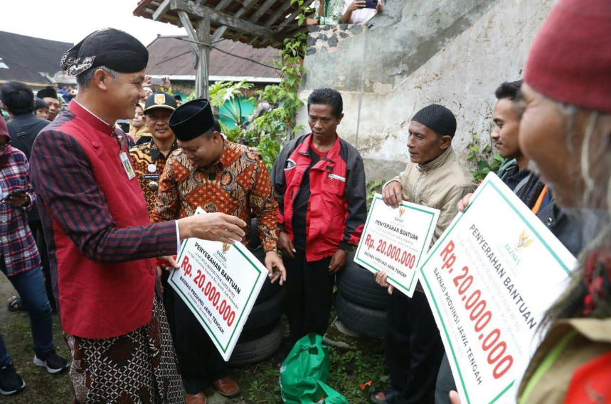 Jadi Kontroversi, Ganjar Pranowo Minta Baznas Tarik Bantuan Pugar Rumah