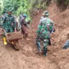 58 KK di Dukuh Pamutih Kajen Terisolir Karena Longsor, Ini yang Dilakukan Koramil Kajen