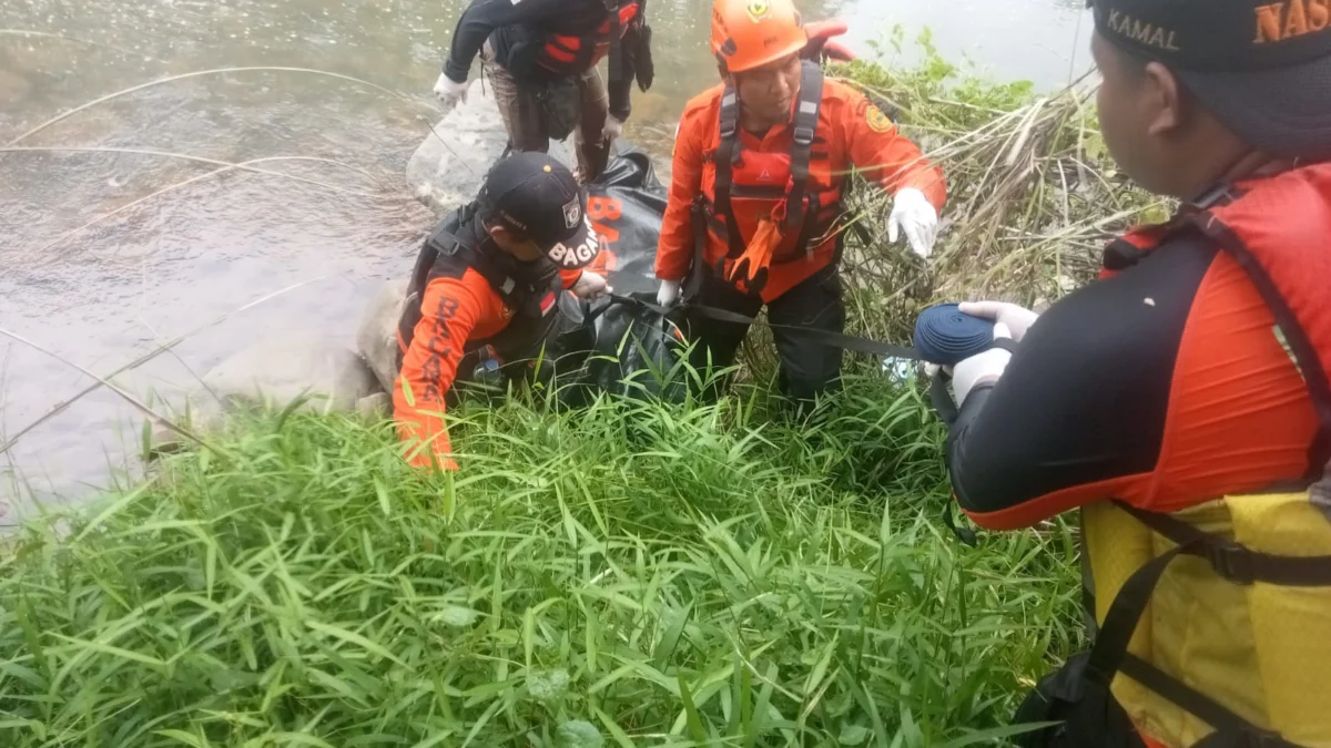 Paska Penggerebekan Arena Sabung Ayam di Pekalongan, Tiga Nyawa Melayang di Sungai Sengkarang