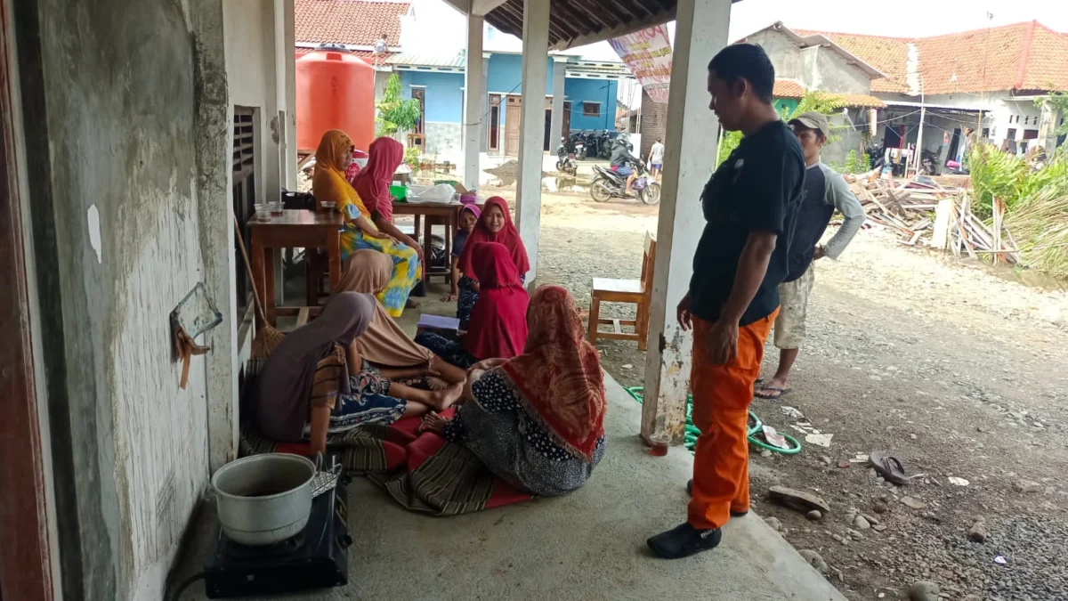 Hujan Tiada Henti, Banjir Makin Tinggi, Pengungsi Malam Ini Bertambah