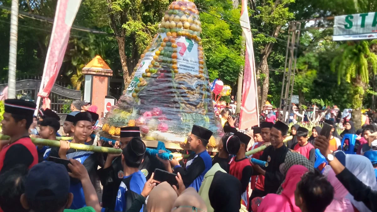 Parade Gunungan Meriah, Kepala Kemenag : Bisa Menjadi Destinasi Wisata Baru