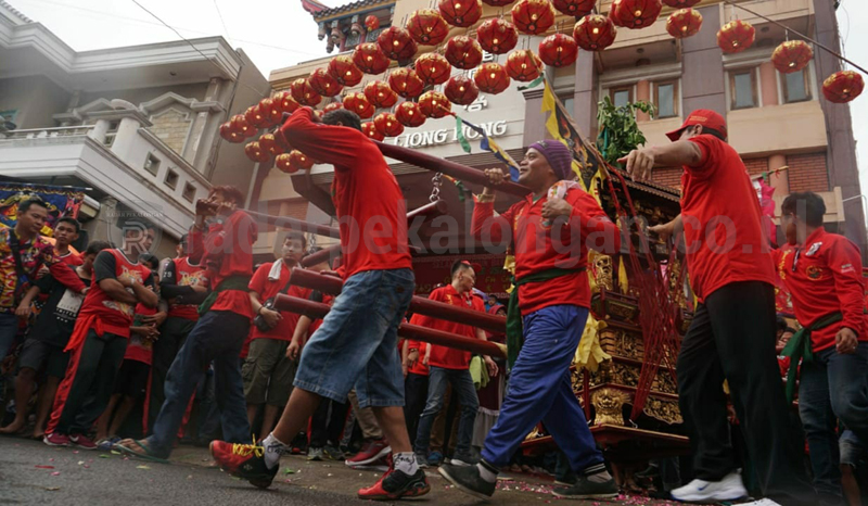 Kirab Ritual dan Budaya Imlek 2020 dalam rangka menyambut Cap Go Meh Tahun Baru Imlek 2571 di Kota Pekalongan pada hari Jumat, 7 Februari 2020