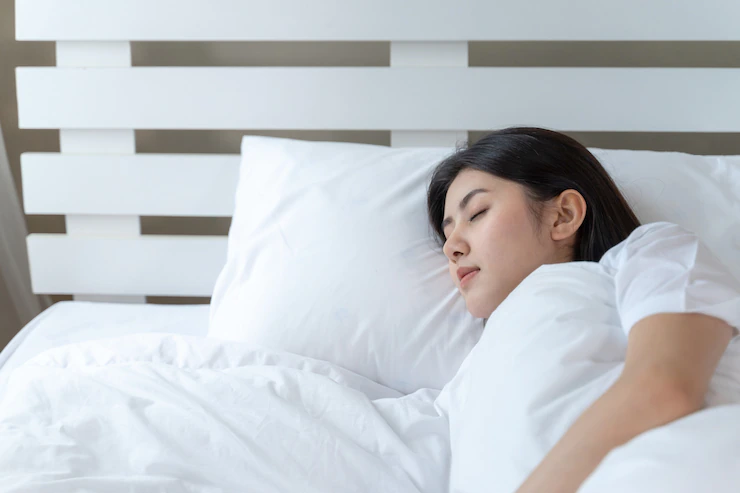 4 Penyebab Tidur Mengigau, Mungkin Anda Stres?