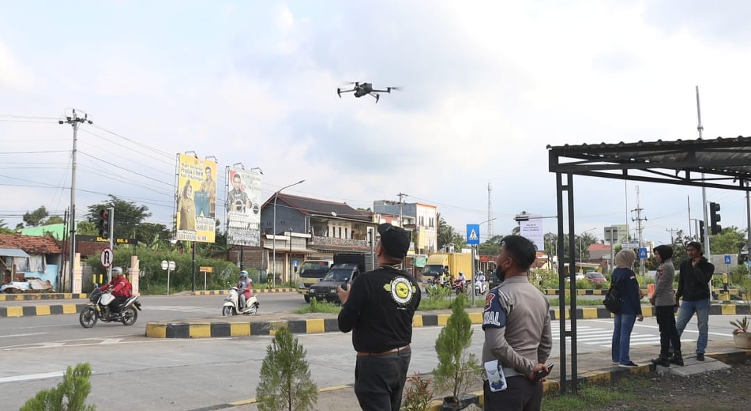 Ditlantas Polda Jateng Uji Coba dan Sosialisasikan ETLE Drone, Ini Sasarannya