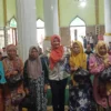 Bupati Berikan Bantuan ke Masjid dan Warga Kurang Mampu