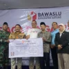 Deklarasi Pemilu Damai dan Berintegritas Bawaslu Batang dan OPD terkait. (Radar Pekalongan/Novia Rochmawati)