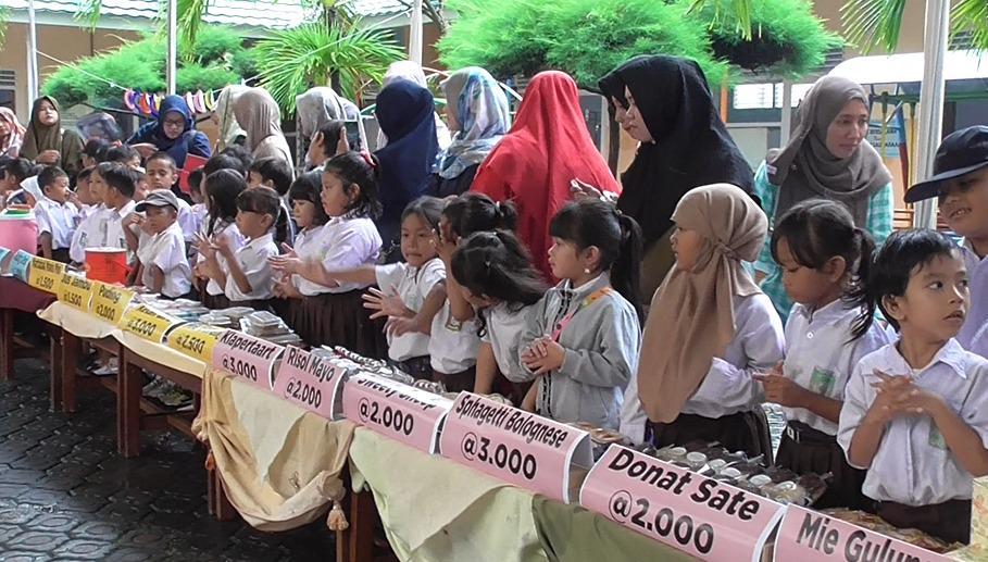 Market day TK Ma'had Islam Latih Jiwa Wirausaha Sejak Dini