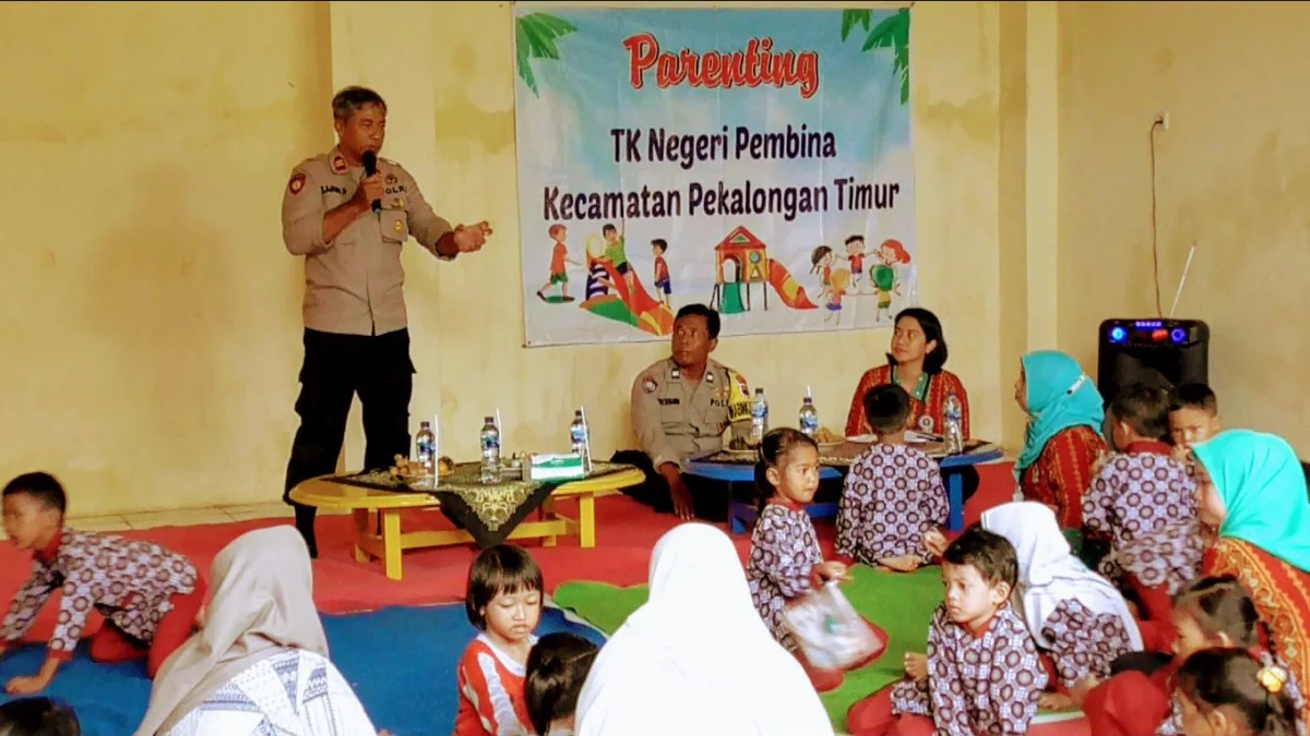 Marak Kasus Penculikan, TKN Pembina Kecamatan Pekalongan Timur Gelar Parenting Bareng Polsek