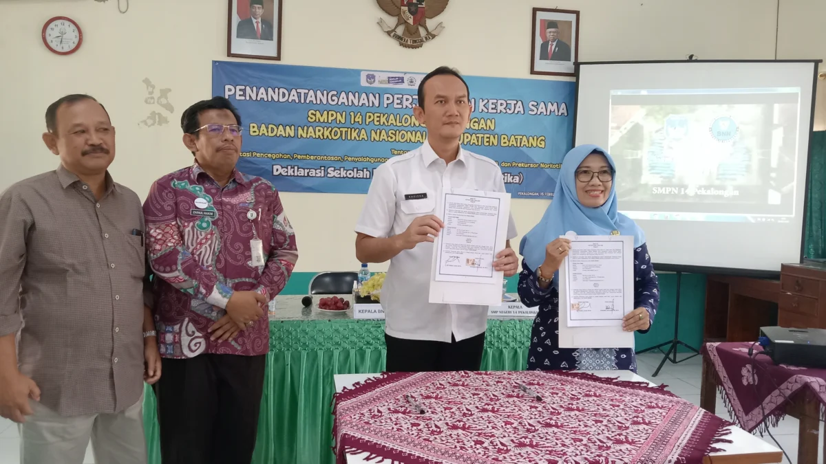 SMPN 14 Pekalongan Deklarasikan Jadi Sekolah Bersinar