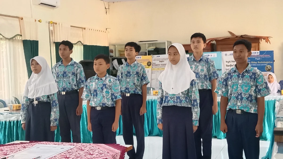 SMP Negeri 14 Pekalongan Lantik Kader Anti Narkoba