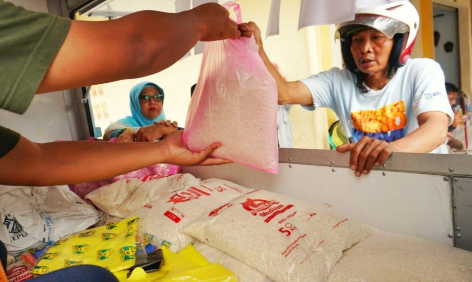 Operasi pasar murah beras di Kota Pekalongan