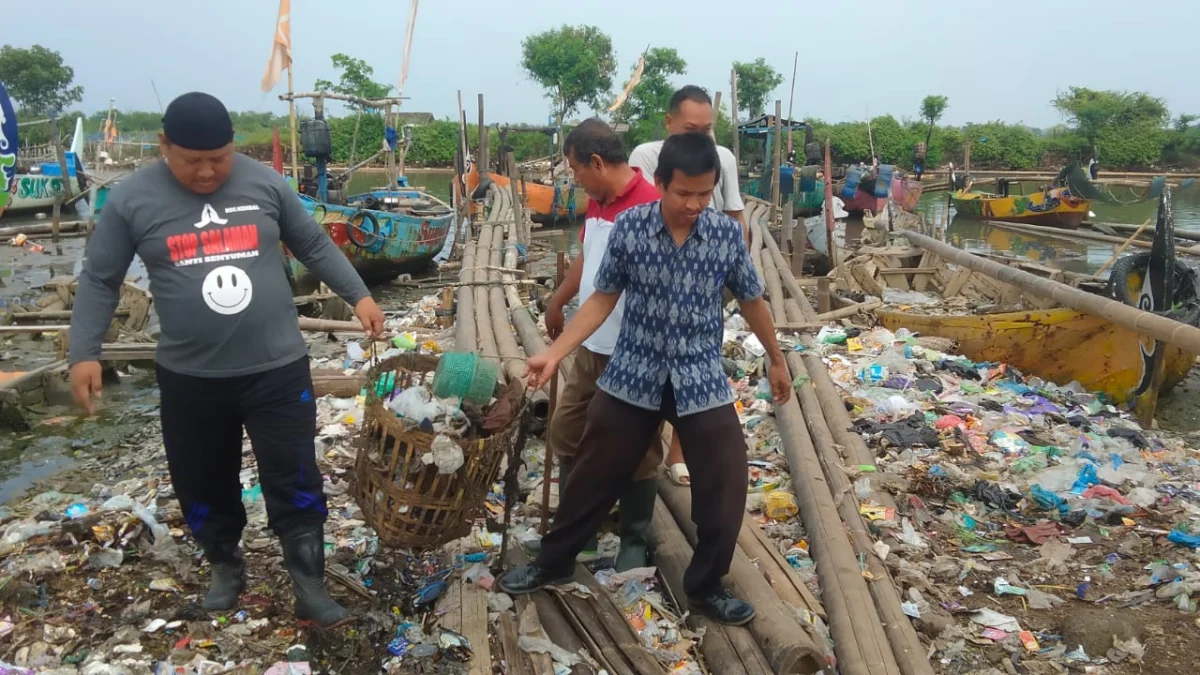 Masuk Program Kotaku, Warga Bandengan Kendal Malah Buang Sampah Sembarangan