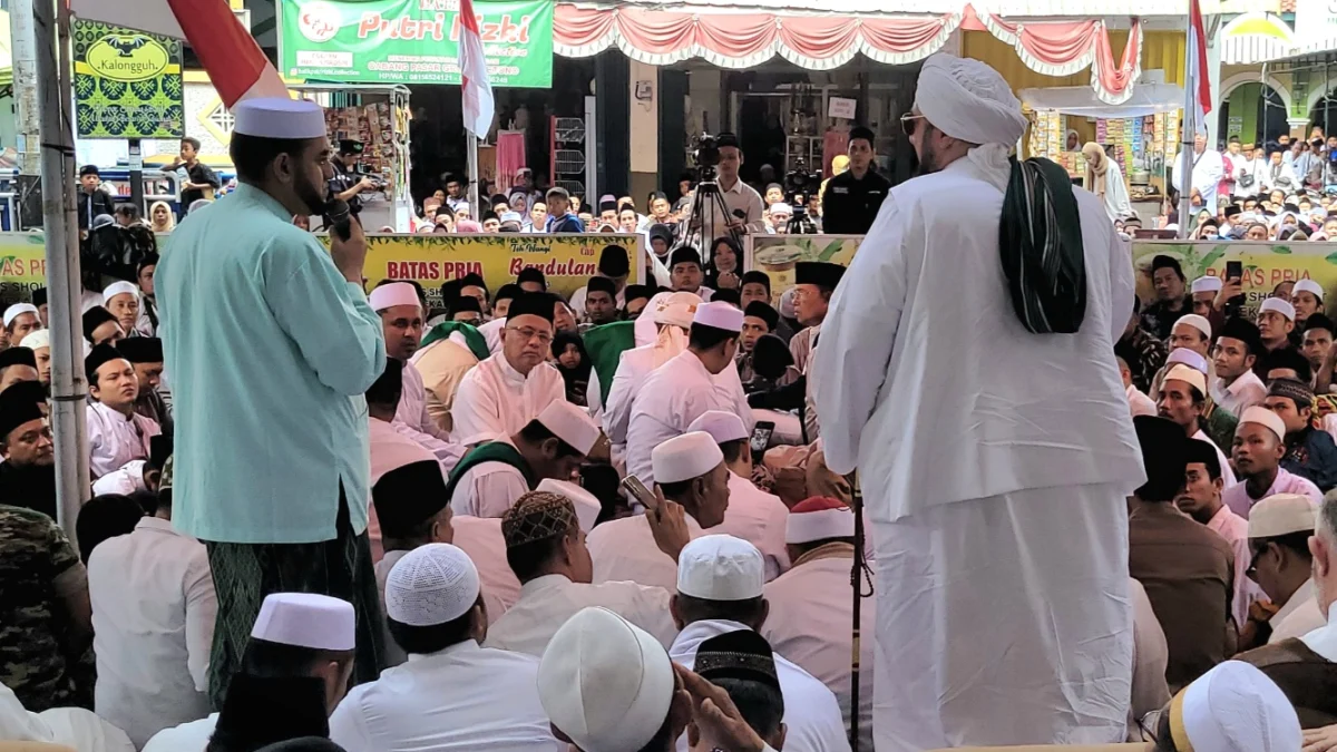 Syekh Aun di Kliwonan Kanzus Sholawat