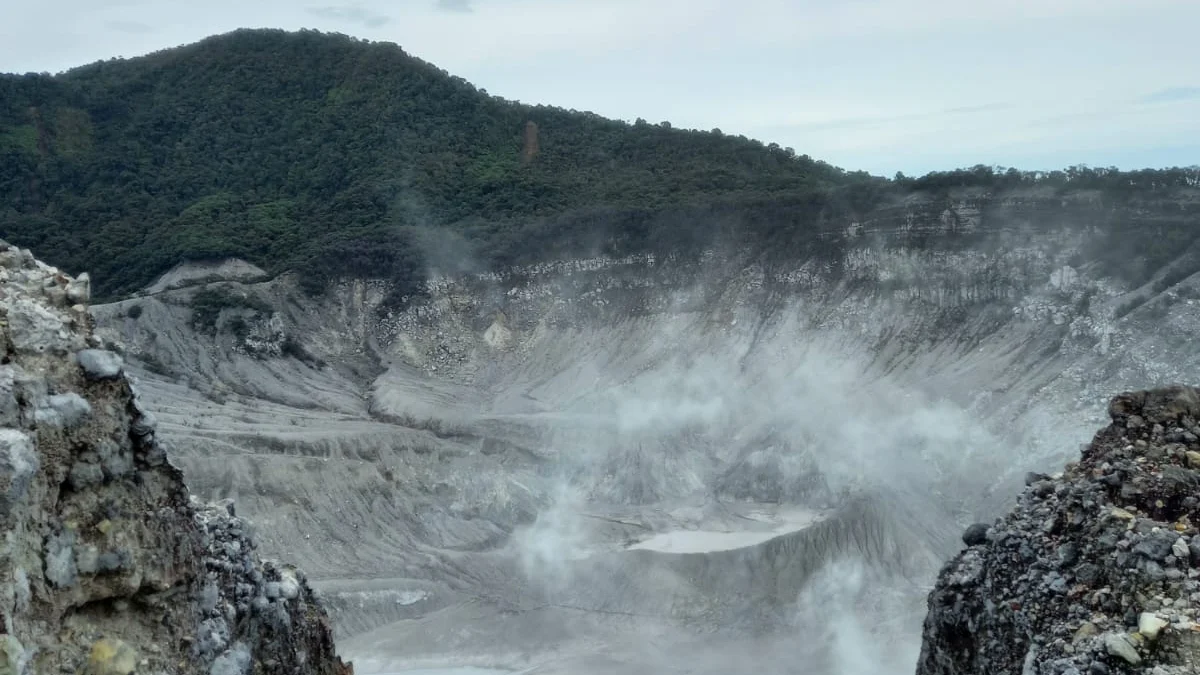 Gunung tangkuban perahu