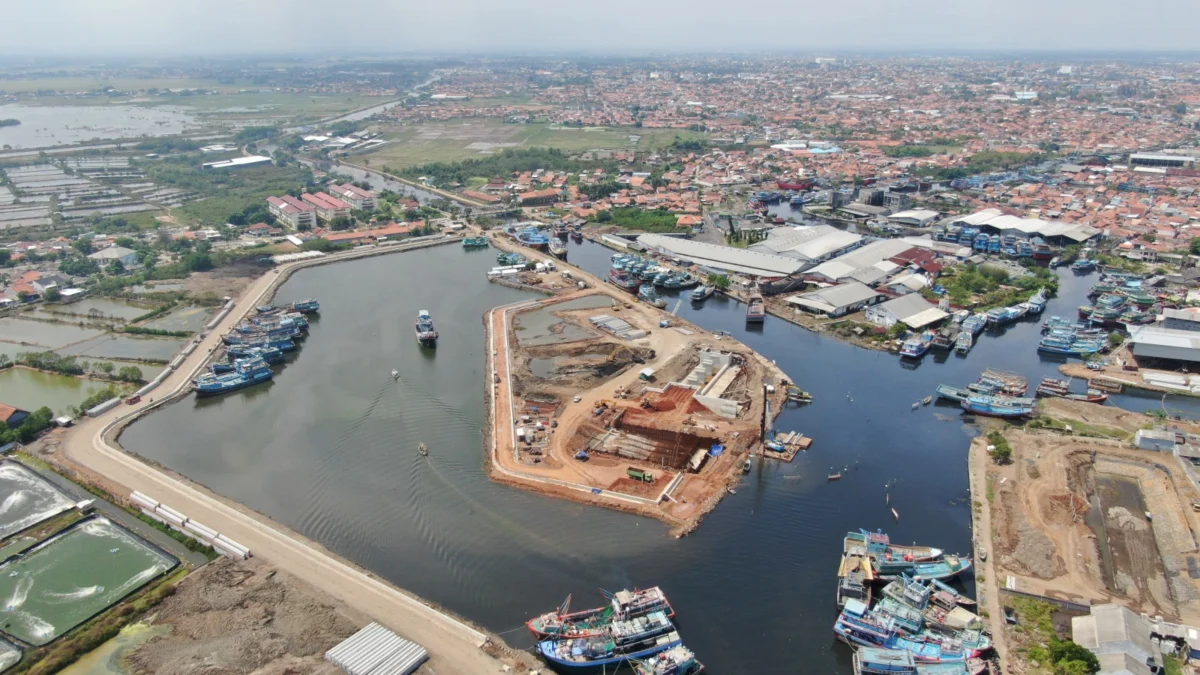 Progres pembangunan sistem pengendali banjir dan rob