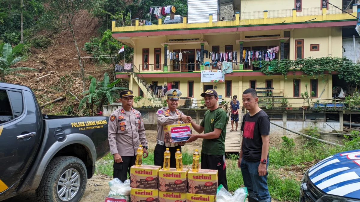 Polres Pekalongan Salurkan Bantuan untuk Warga Terdampak Longsor di Lebakbarang