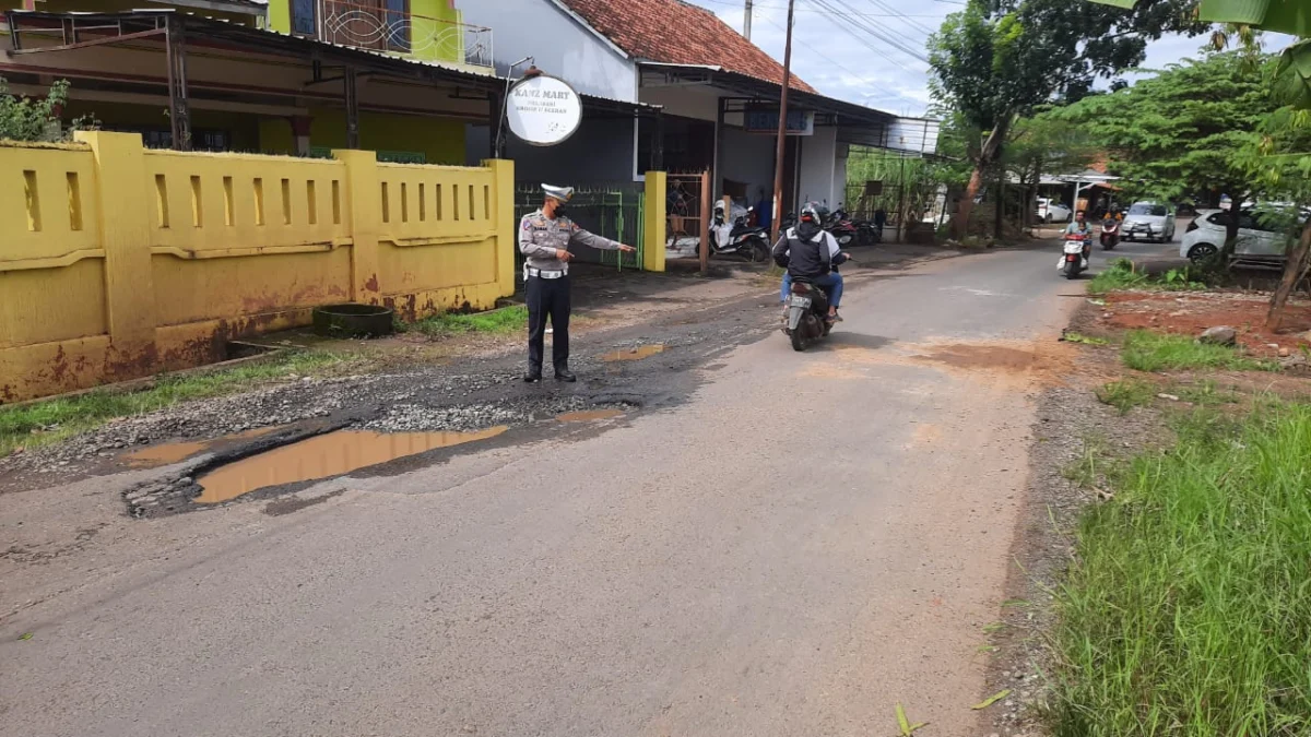 Diduga Hindari Jalan Berlobang, Pelajar SMP di Pekalongan Meninggal Alami Laka Lantas