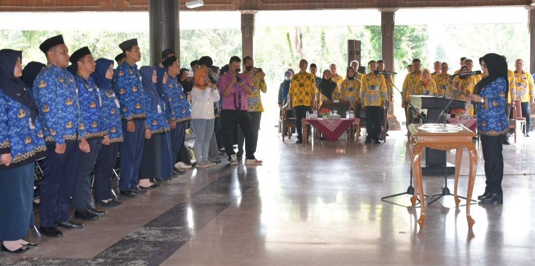 PNS Diminta Tegak Lurus Ke Pimpinan Tertinggi