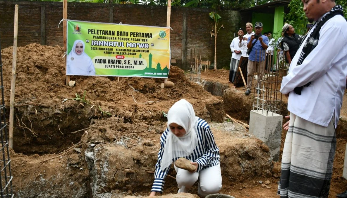 Peletakan Batu Pertama Pembangunan Ponpes Jannatul Ma'Wa, Ini Pesan Bupati Fadia