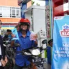 002-Pertamina Patra Niaga Jawa Bagian Tengah Bagikan 13.630 paket Takjil di 227 SPBU