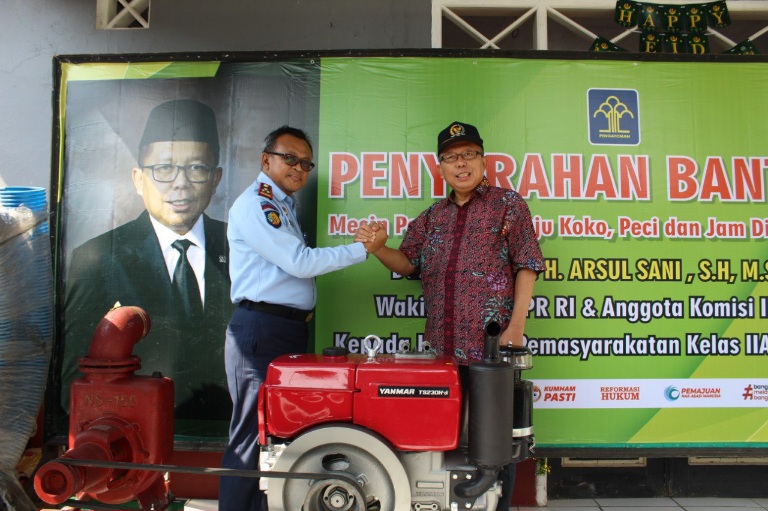 Bantuan mesin pompa air