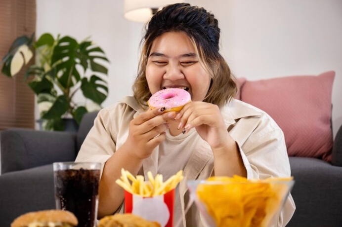 Cara menghentikan makan emosional