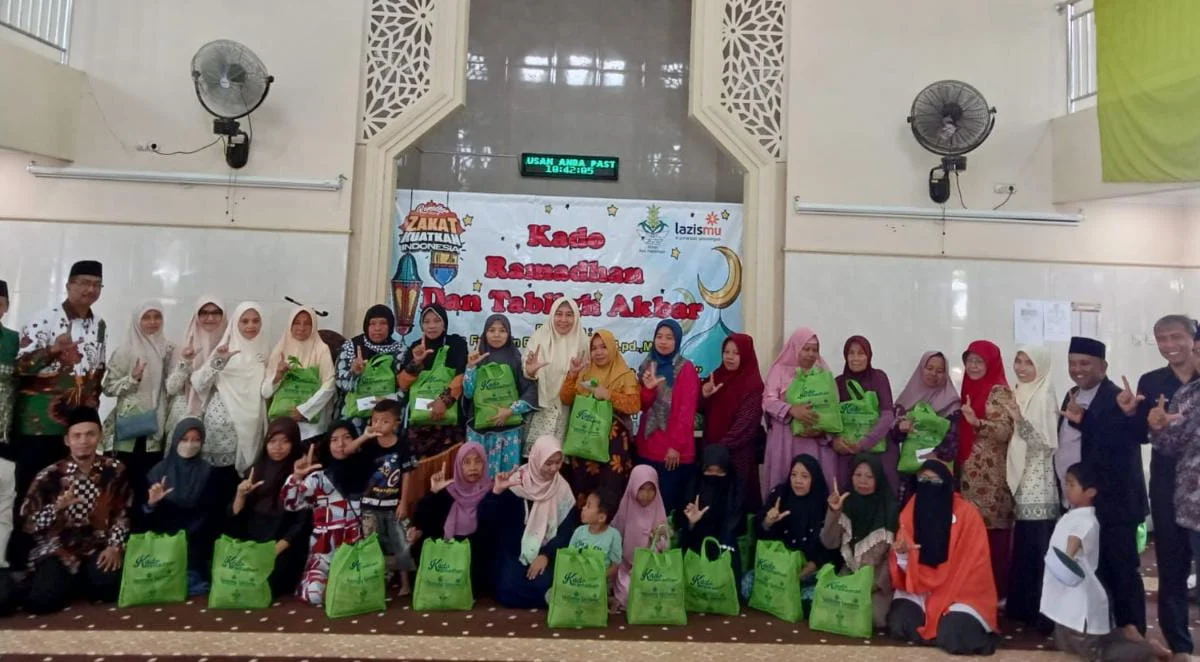 Nasyiatul Aisyiyah Gelar Tabligh Akbar dan Bagikan Kado Ramadhan