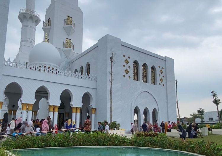 Keutamaan Sholat Tarawih Malam ke-15