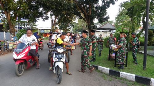 koramil di kodim 0710 pekalongan berlomba bagikan takjil