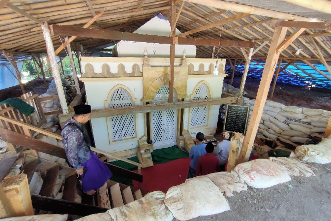 Mbah Kiai Surgi Pasekaran Batang