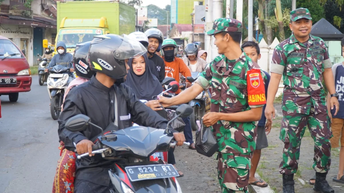 koramil karanganyar bagi takjil