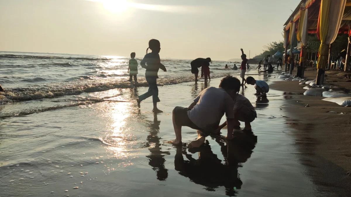 pantai sealine sigandu batang