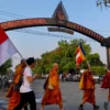 3 Bendera yang Dibawa pada Ritual Thudong