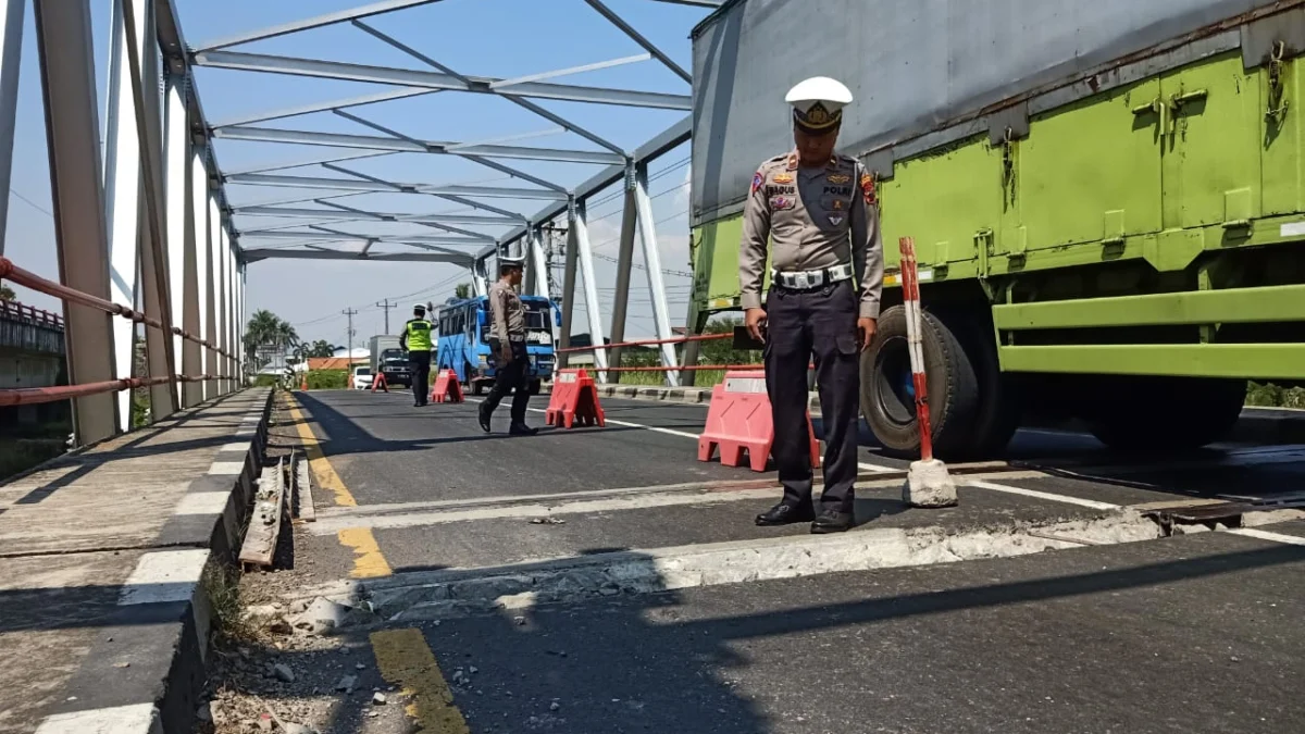 jembatan pait di pantura pekalongan rusak