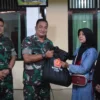 Mabes tni beri bantuan sembako