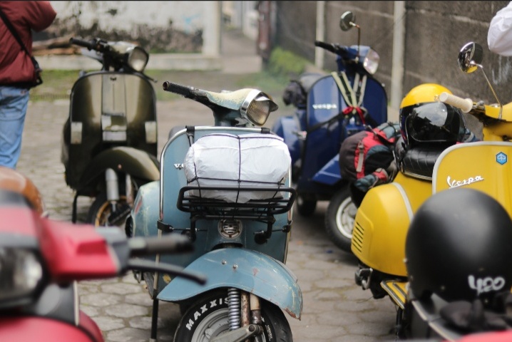 Peralatan-Wajib-Dibawa-saat-Touring-Vespa