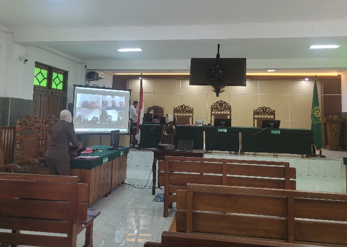 Sidang pemalsuan merek sarung