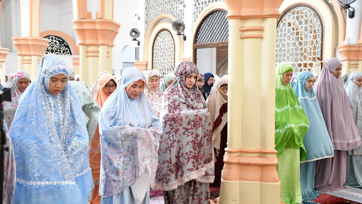 apa yang dibayangkan saat sholat