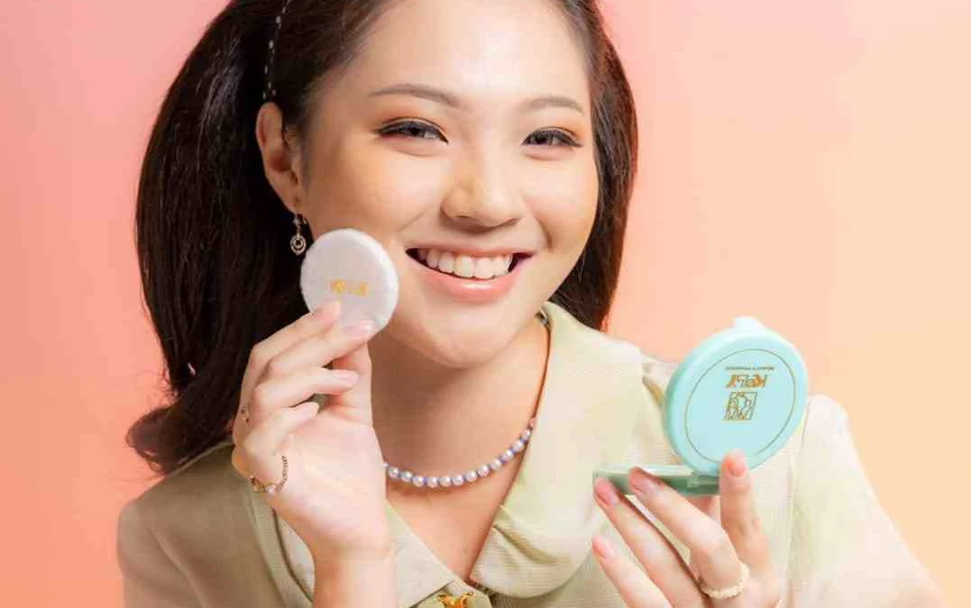 4 Cara Memakai Bedak Kelly supaya Cepat Putih dan Glowing!