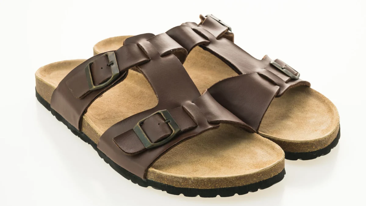 sandal branded terbaik