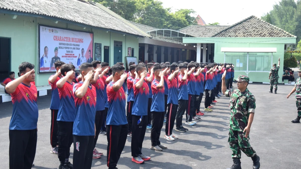 Kodim 0710/Pekalongan memberikan pembinaan Character Building ke Atlet Kota Pekalongan yang akan berlaga di Porprov XVI Jateng 2023, Minggu (18/6/2023).