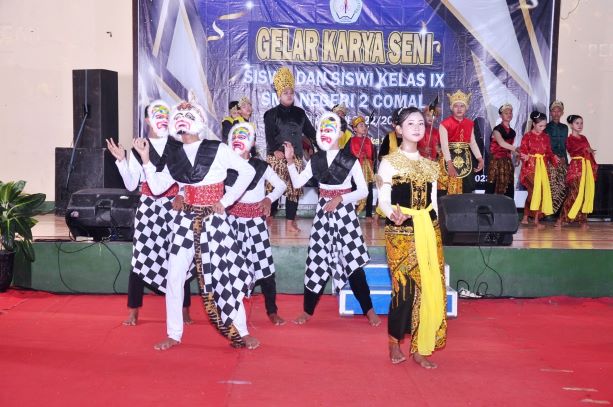 Gelar Karya Seni SMPN 2 Comal