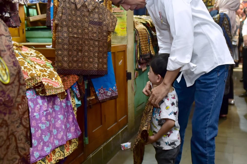 Rekomendasi kemeja batik anak paling imut dan terbaru 2023