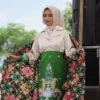 ide baju batik kombinasi untuk wanita