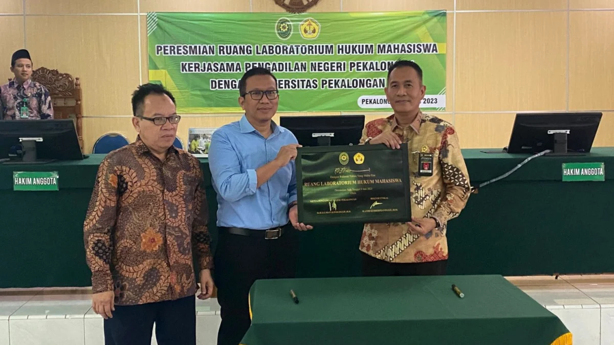 Peresmian ruang laboratorium hukum mahasiswa