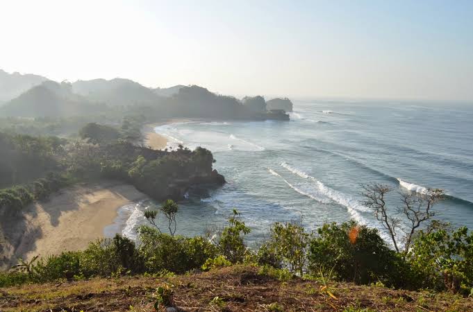 Wisata Pantai di Malang Selatan